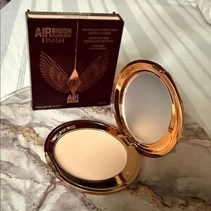 Charlotte Tilbury Airbrush Flawless Finish Powder